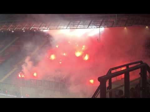 E: Wisła Kraków - Cracovia Kraków [Cracovia pyro]. 2016-12-10