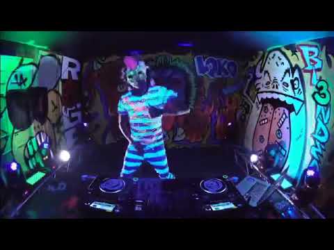 DJ Aisyah Jatuh cinta pada Jamila - Akimilaku