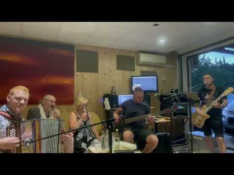 Primorski fantje - Dišali so tvoji lasje (original Brkinski trio)