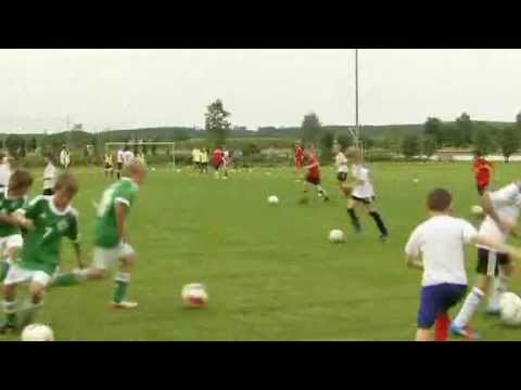 Zu Besuch im Heimatort von Mario Gomez in Unlingen