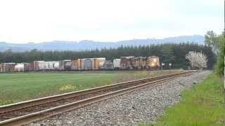 preview picture of video 'UP 5392, 7645, and 6262 (SP Patch) lead train MRVPW at Perkins Road, Salem, Oregon 4-30-2012'