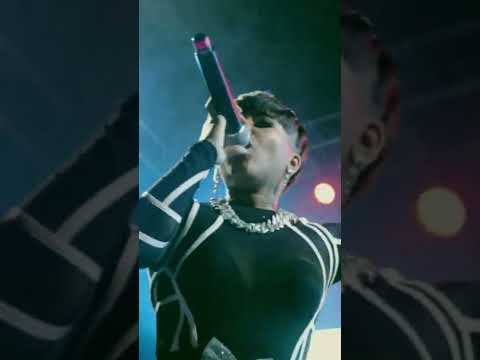 @Elysanij lights up the stage at PRS Fest 2022.