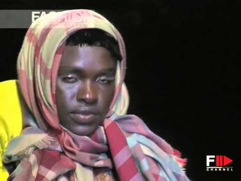 Fashion Show "Vivienne Westwood" Autumn Winter 2007 2008 Pret a Porter Paris 2 of 4 by Fashion Chann