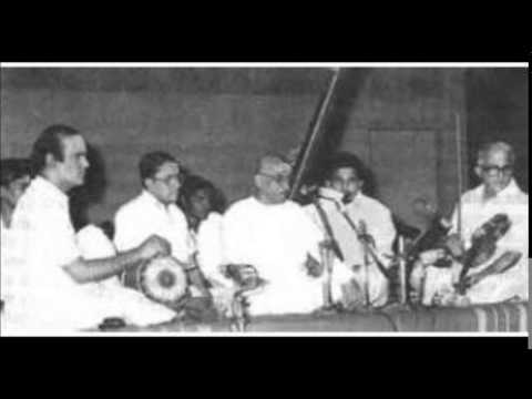 Semmangudi Srinivasa Iyer -Pakkala Nilabadi Kharaharapriya Music Academy, 1959