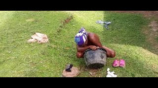 Download lagu EXPLICIT- BATHING FULLY NAKED WITH RAIN WATER  African village life #globe #africa #kenya #village mp3