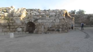 preview picture of video 'The Roman amphitheatre of Beit Guvrin, Israel - the Arena & the underground tunnels of the predators'