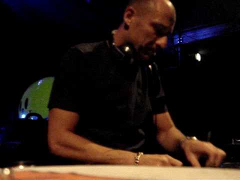 DJ Slipmatt at Rave Extended