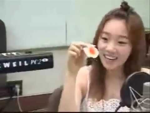 SNSD Taeyeon Dancing (Chin Chin Radio) 090805