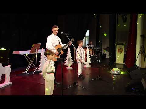 David, Damian și Sergiu Chirila - Noi in seara de Crăciun