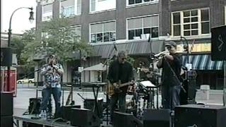 Brave Combo, Tsamikos