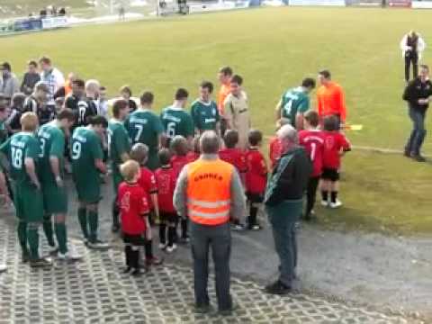 SV Schalding/Heining - SpVgg Ansbach, Einlauf der E- und F-Junioren der DJK Fürsteneck