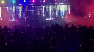 Paul Oakenfold spinning Pump Up The Jam- LIVE