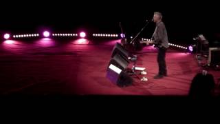 Billy Bragg Live - A Lover Sings