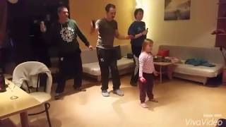 Es tanzt ein Bibabutzemann