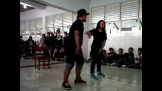 preview picture of video 'Rendy & Devi's Dance of Class Meeting SMA Diponegoro 1 (Part 1 of 2).3GP'