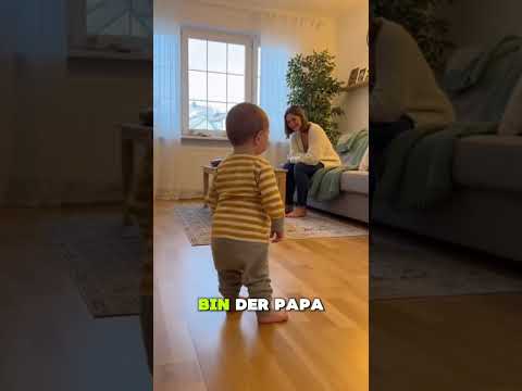 Der Kleine imitiert Papa #babyshorts #funny #baby
