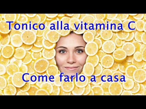 Siccome largilla in faccia imballa lavori Laser epilation su una faccia in Krasnodar