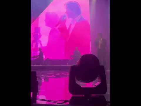 Pogledajte oduševljenje publike kada se Merlinu na bini pridružio Zdravko Čolić