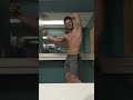 Quick arm workout 💪 flexing after training men's physique bodybuilding