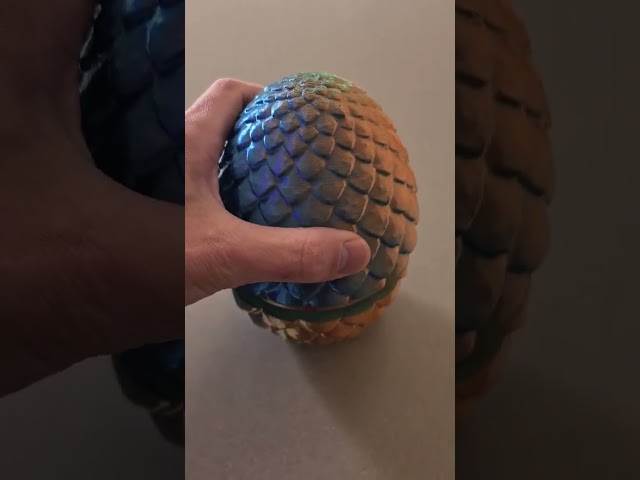 Vídeo relacionado con TaimeiMao Huevo de Dragón, Huevos de Dragón con dragón en el Interior, dragón Articulado Impreso en 3D, Adecuado para Automóviles, Oficinas y Decoración del Hogar