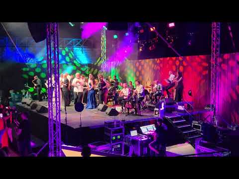 "Urban & Konstrakta izvode Arsenovu  'Kad bi svi ljudi na svijetu' | uživo na Tvrđavi sv. Mihovila