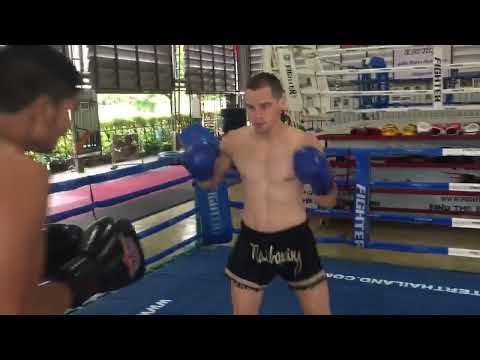 vs Komphikart 3 - Tawanrung MuayThai Gym Thailand 2018