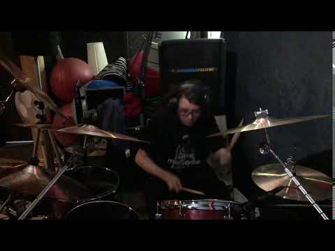 14 year old drummer plays the ending of Led Zeppelin Rock and roll