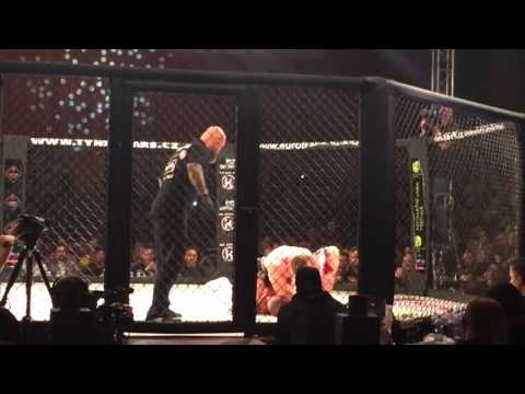 GCF 33: Cage Fight Podebrady - Milos Petrasek vs Csaba Hocz - 1.kolo