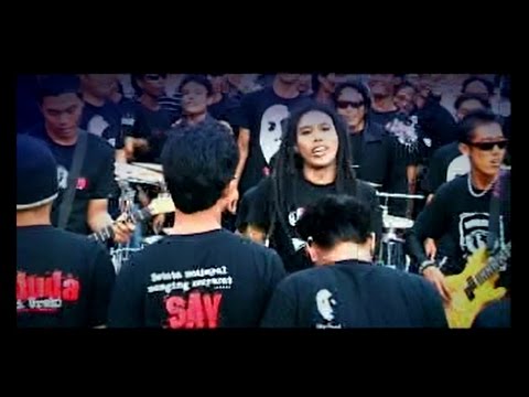 nanoe Biroe - Gumi Tanpa Matan Ai (Official Music Video)