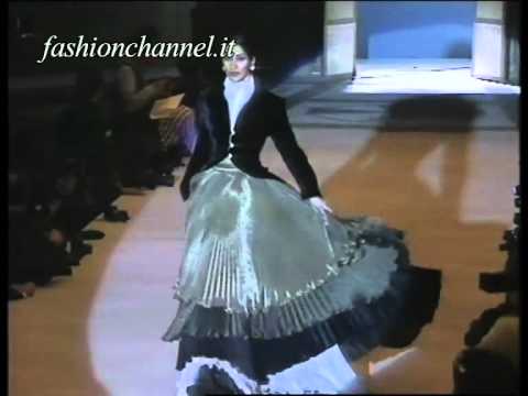 "Trussardi" Autumn Winter 1991 1992 Milan 3 of 3 pret a porter woman by FashionChannel