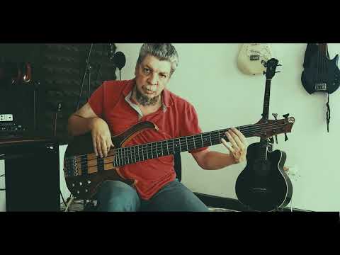 Alissia Benveniste - get down bass cover.