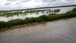 preview picture of video 'Enchente em goiana, pernambuco, via JP. PE 101 17/07/2011'