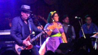Elvis Costello &amp; The Roots &quot;Spooky Girlfriend&quot; 09-16-13 Brooklyn Bowl, Brooklyn NY