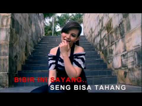 iron tapilaha & Yana Dewi - saling menyayangi