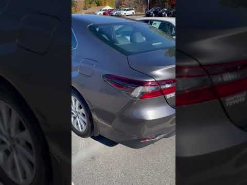 2022 Toyota Camry Hybrid LE