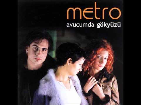 Metro - Siyah Kadın