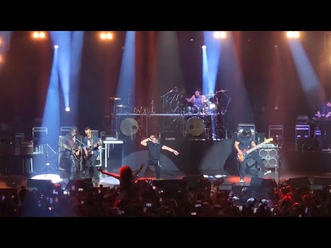 Barbarik - Jerangkung Dalam Almari HD raw sound 4K [ Zepp KL 2025 ] #barbarik #jobranko #zeppkl