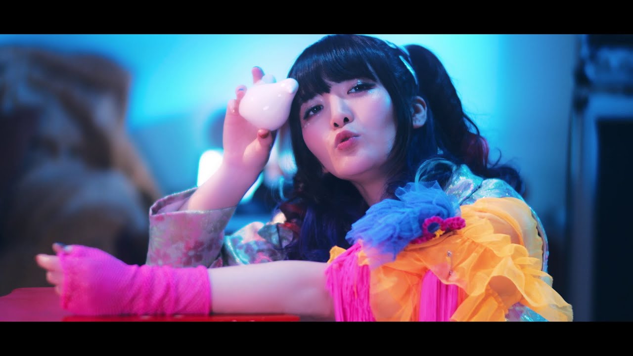 cluppo / Flapping wings (Official Music Video)