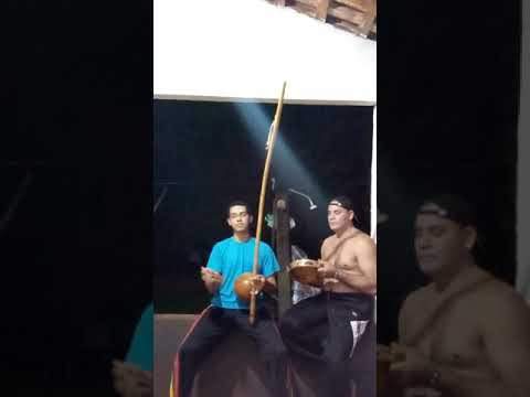 Abadá-Capoeira música: Grão de Areia. Homenagem ao Professor Esquilo