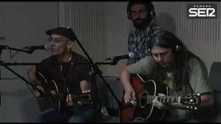 Fito y Fitipaldis- Entre la espada y la pared / Pájaros disecados (Acústico)