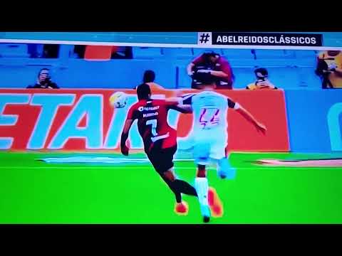 Não foi pênalti em Cirino no Jogo Flamengo e Atlético Paranaense