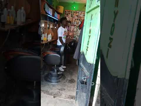 Blaqqie hommie dancing to Tindagotiga