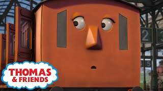 Annies Window Gets Stuck! ⭐Thomas & Friends 