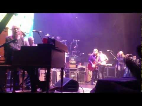 Pete Levin sits in on keys with the Allman Brothers for The Weight w Joan Osborne and the Juke Horns