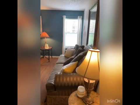 800 sqft - Arbor with Sunroom - One Bedroom / One Bathroom Classic w/Black Appliances, First Floor