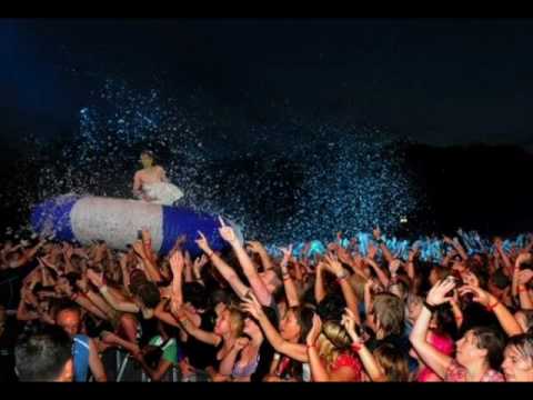 Chuckie Vs Lmfao-LET THE BASS KICK 2010 (lobato bootleg)