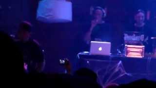 02. Delinquent Habits - Straight Up En Chile (01/11/03)...