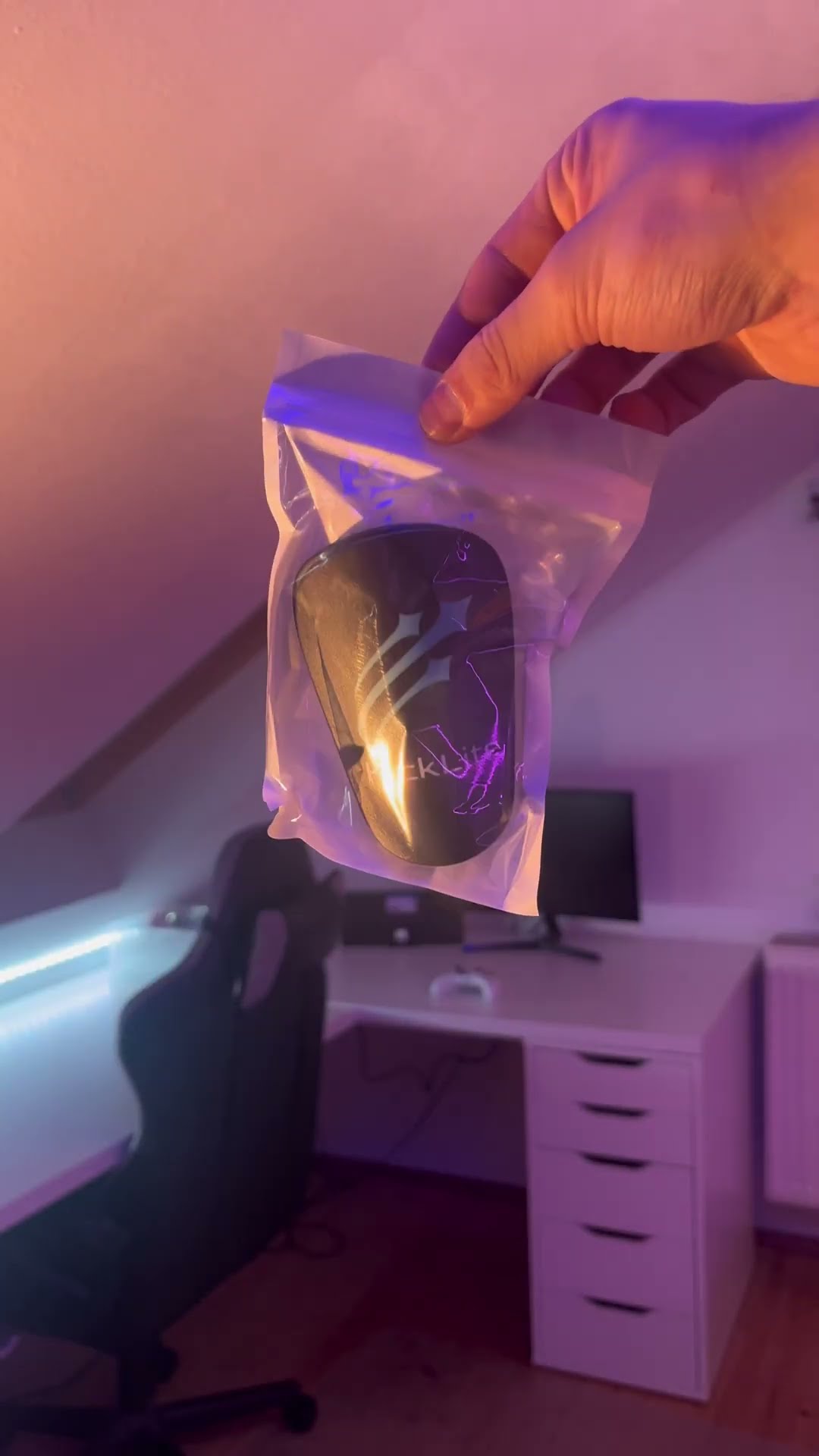 Mini Schienbeinschoner und Low Socks im Amateurfußball – der Trend aus der Premier League