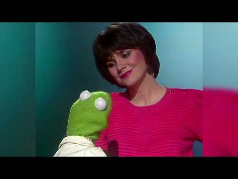 Linda Ronstadt & Rowlf – "When I Grow Too Old to Dream" | The Muppet Show (1980)