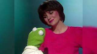Linda Ronstadt &amp; Rowlf – &quot;When I Grow Too Old to Dream&quot; | The Muppet Show (1980)